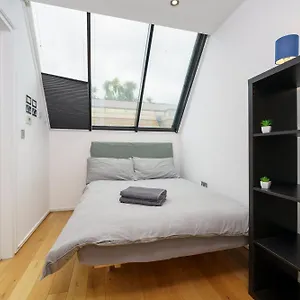 https://en-suite-room-in-zone-1.cambridgehotelsuk.com